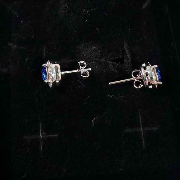 Swarovski Crystal Sapphire Halo Studs in White Gold - NWT - Picture 2 of 4